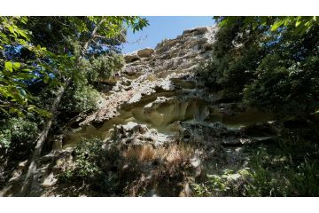 Pietra tufacea modellata dal vento